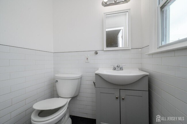 Building Photo - 796 Inman Ave