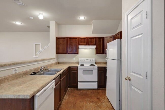 Building Photo - 7823 Kingsbury Wood