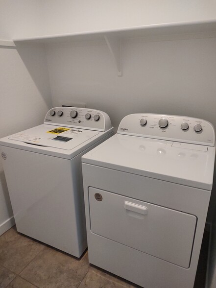 Building Photo - 6317 W Raymond St