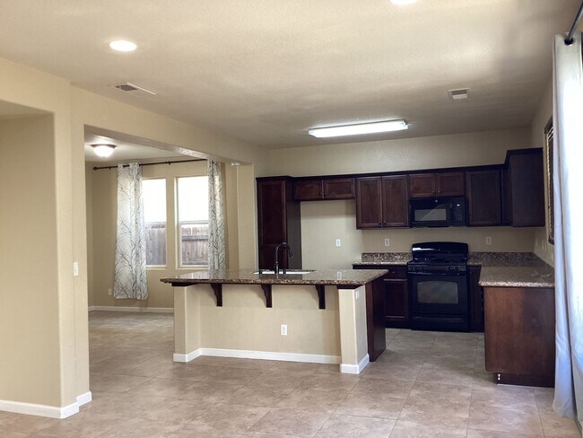Building Photo - 7479 E Giavanna Ave