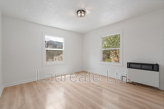 Building Photo - 2631 W Pikes Peak Ave