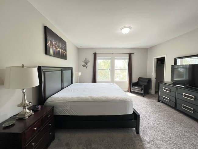 Building Photo - Perfect Home waiting for you! FULLY FURNIS...