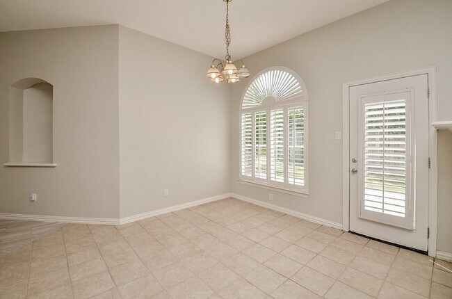 Building Photo - 20211 Canyon Ridge Ct
