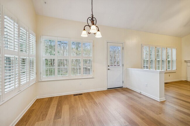 Building Photo - Discover exceptional convenience and comfort