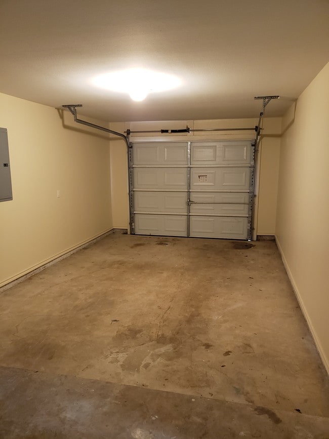 Building Photo - 1306 Adela Dr