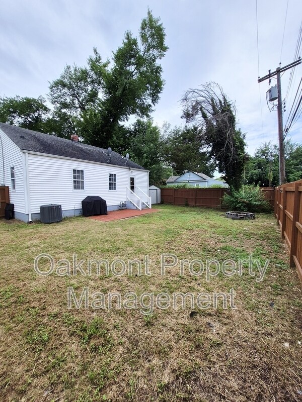 Building Photo - 115 Slagle Ave