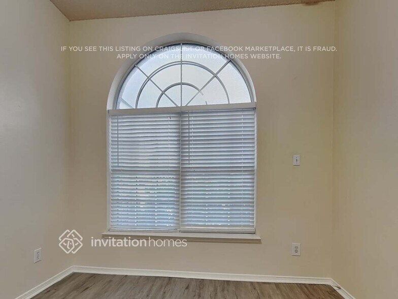 Building Photo - 2003 Walnut Hills Ln