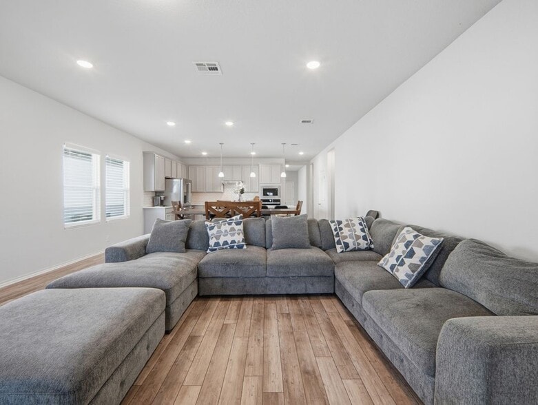 Building Photo - 4615 Serpens