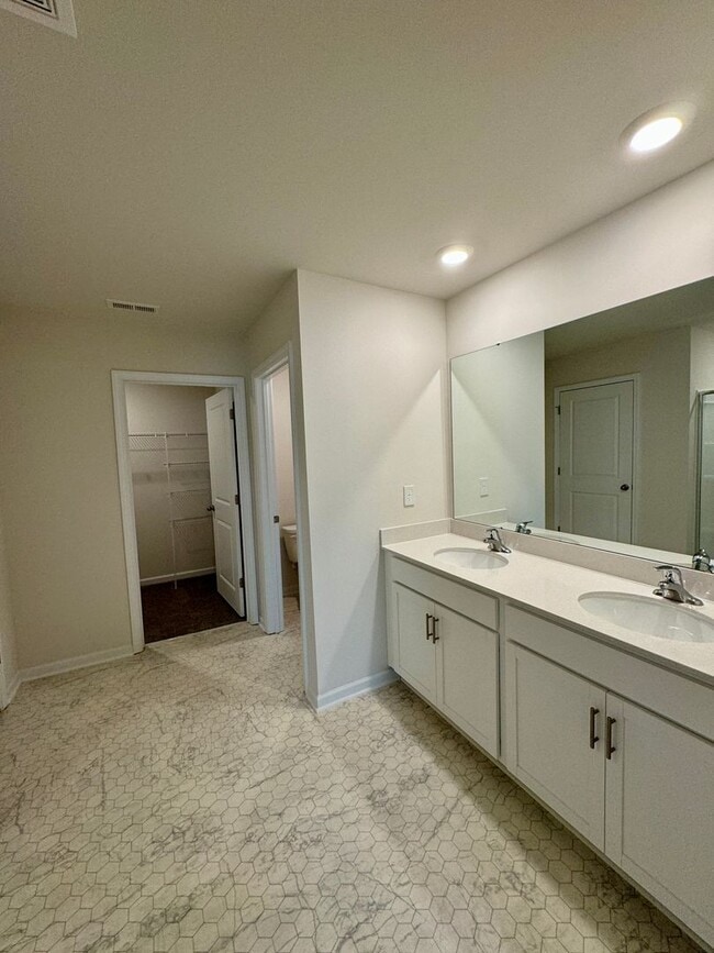 Building Photo - 3BR/2.5BA Home in Hamilton Woods