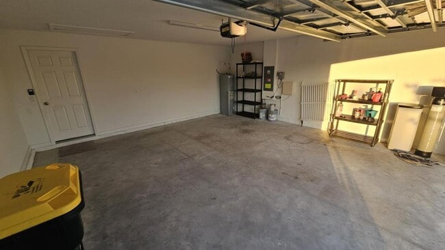 Building Photo - 1428 Axel Cir