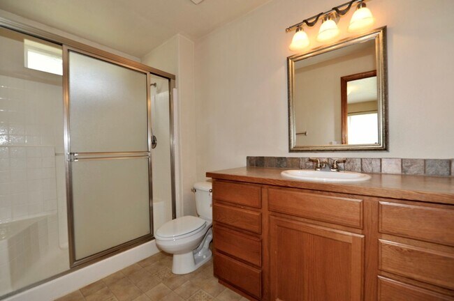 Building Photo - 3 bed 2 bath Rancher near Post Falls High School