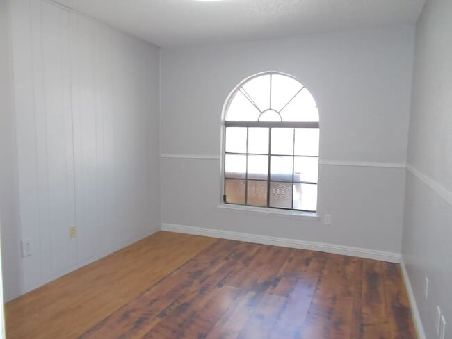 Building Photo - Stylishly Updated Single-Story 4BD Home with Sparkling Pool & Covered Patio Retreat