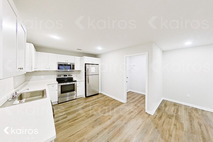 Building Photo - 10 Bungalow Cir