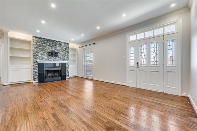 Building Photo - 3208 Cole Ave