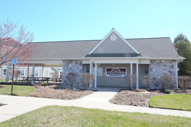 Building Photo - 1376 Heatherwood Ln