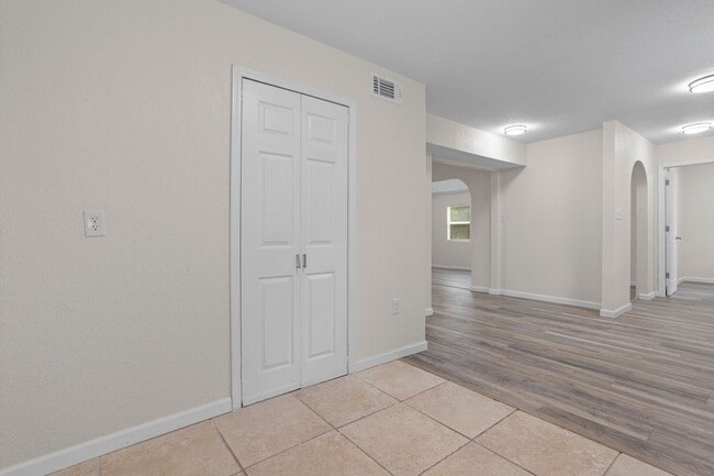 Building Photo - Beautiful home in Moss Point