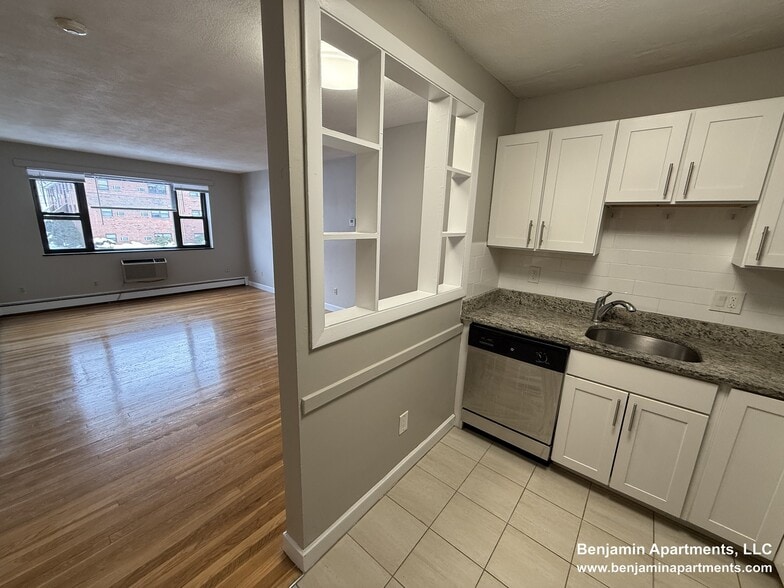 Building Photo - 268 Grove St