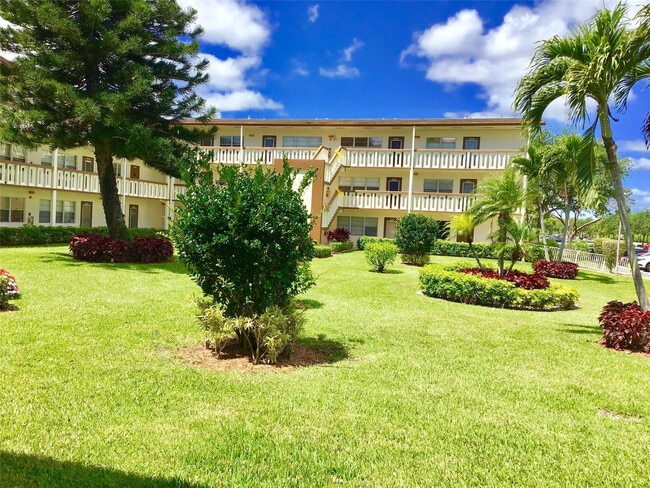 Building Photo - 438 Mansfield K