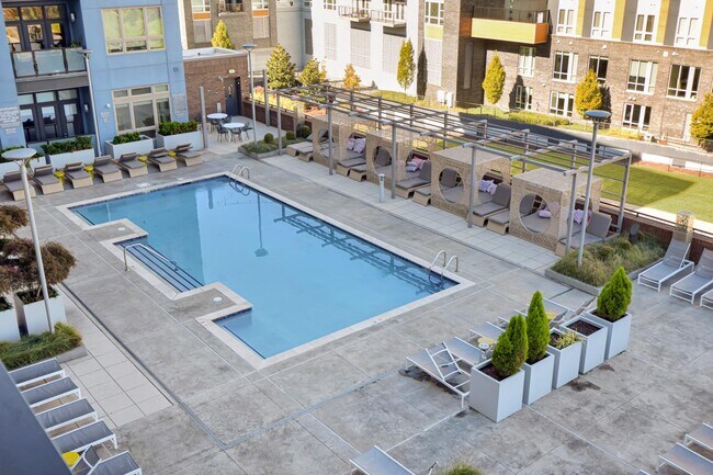 Building Photo - 650 E Brooklyn Vlg Ave