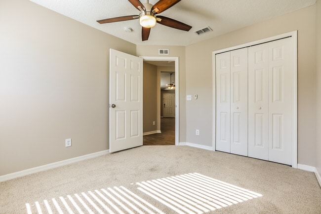 Building Photo - 7541 Oxford Garden Cir