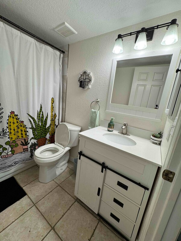 Building Photo - 4859 E Dallas Cir