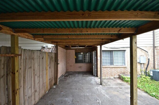 Building Photo - 7022 S Dairy Ashford Rd