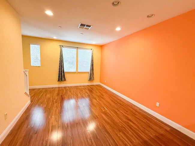 Building Photo - 1506 McCandless Dr