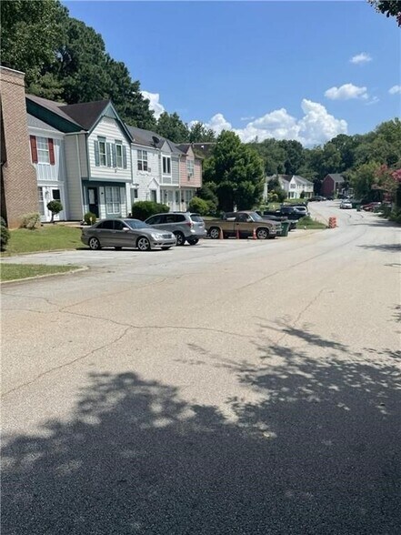 Building Photo - 398 Prince of Wales