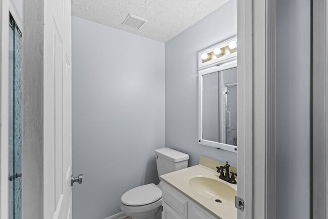 Building Photo - Coming Soon! Beautiful 2nd Floor Condo End Unit! Off of Route MD 100 & Close to MD Commuter Routes!