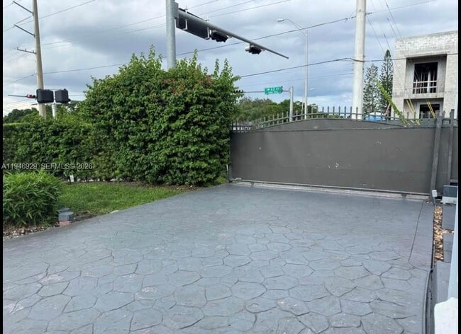 Building Photo - 2400 SW 62nd Ave