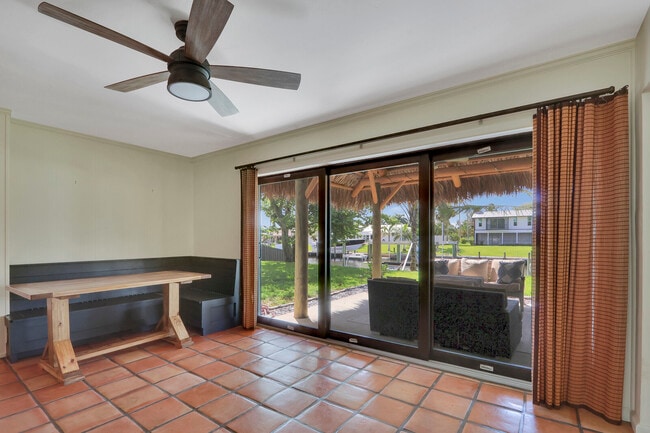 Building Photo - 8336 SE Palm St