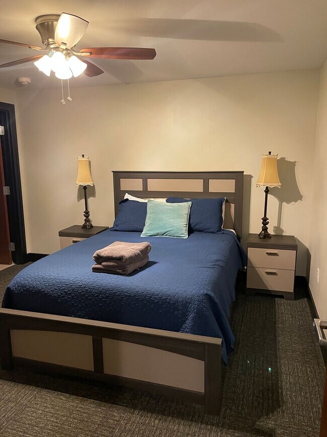 Building Photo - Beautiful Downtown Condo!