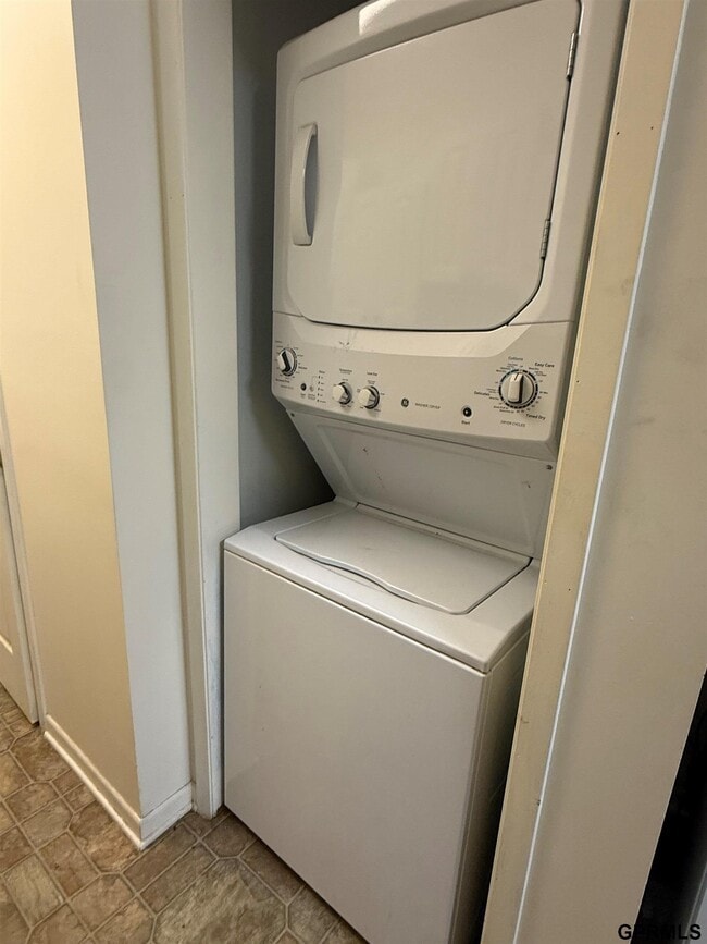 Building Photo - 110 E Mission Ave