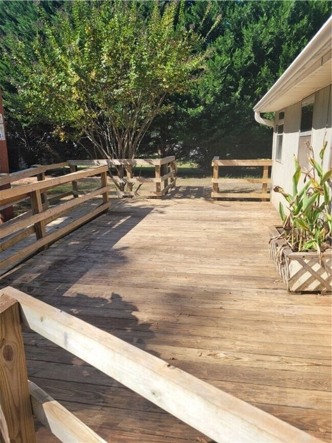 Building Photo - 224 Liberty Dr