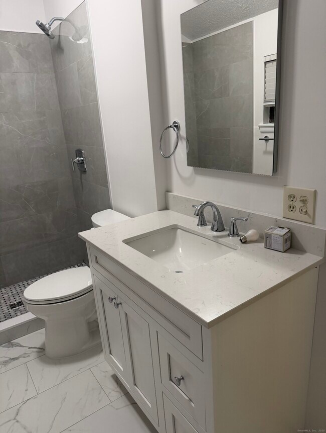 Building Photo - 42 Monticello Dr