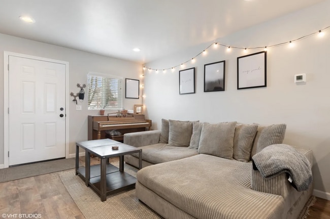 Building Photo - 2B/1.5 Duplex in Kalispell