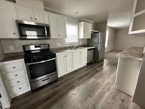 Building Photo - 555 Delaware