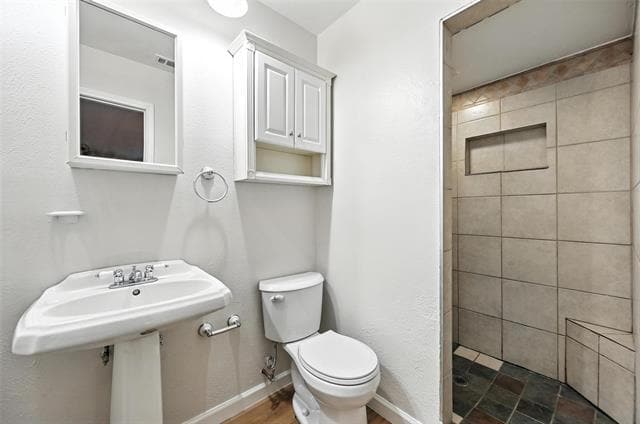 Building Photo - 615 Button Dr