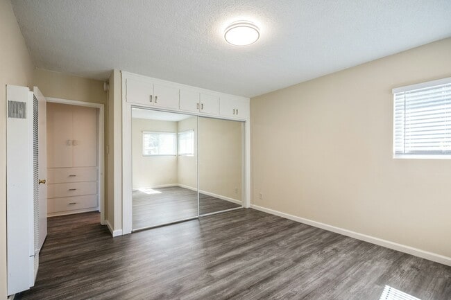 Building Photo - 717 S Meyler St