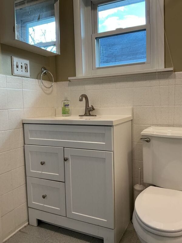 Building Photo - 2889 Markbreit Ave