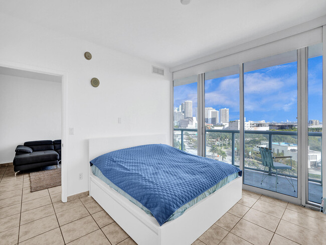 Building Photo - 888 Biscayne Blvd