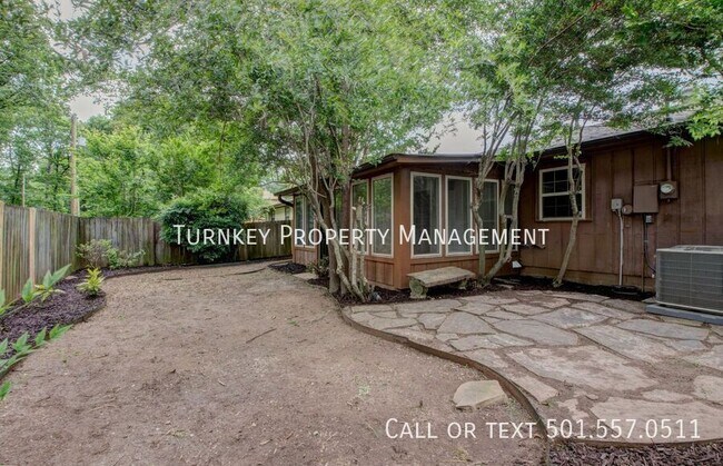 Building Photo - 1605 Pickering Dr