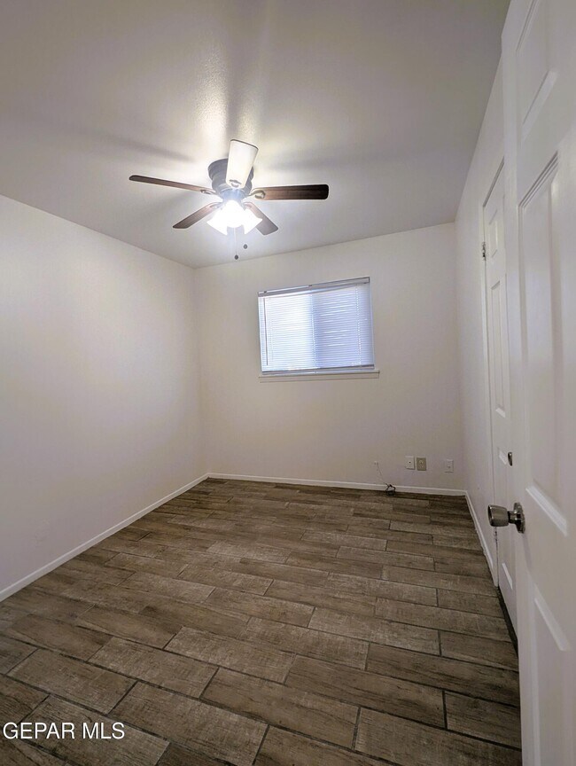 Building Photo - 5804 Pickerel Dr