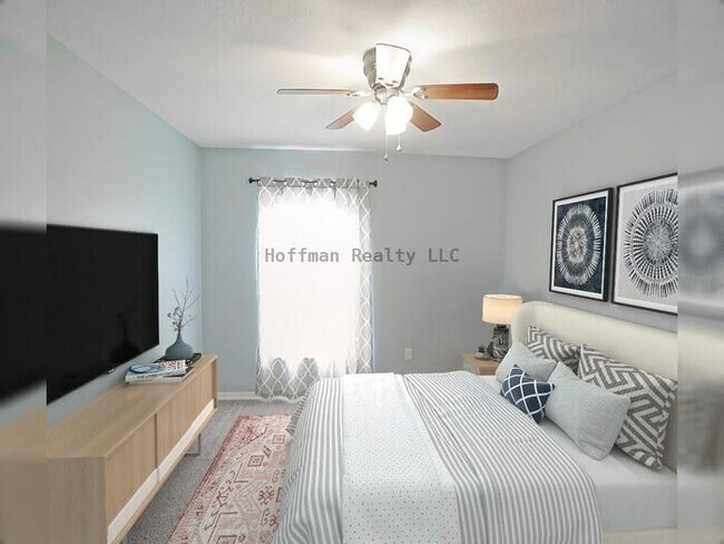 Building Photo - Charming 3 Bed, 2 Bath Home with Pond View in Sought-After Community