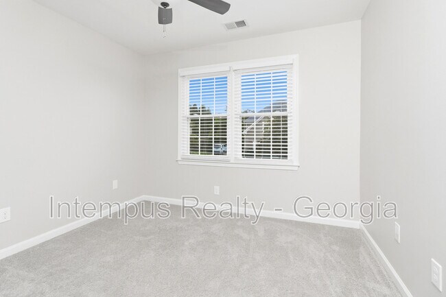 Building Photo - 4241 Moccasin Trail