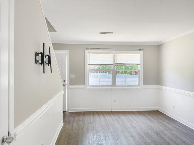 Building Photo - 1432 Ardmore Dr