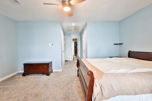 Building Photo - 2110 Gunwale Cir