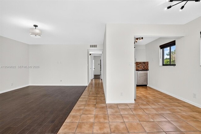 Building Photo - 9920 NW 68th Pl