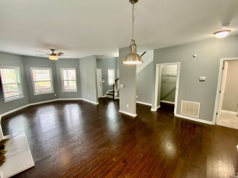 Building Photo - 294 Bass St SW