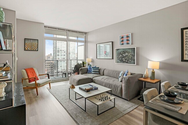 Building Photo - 769 S Clark St